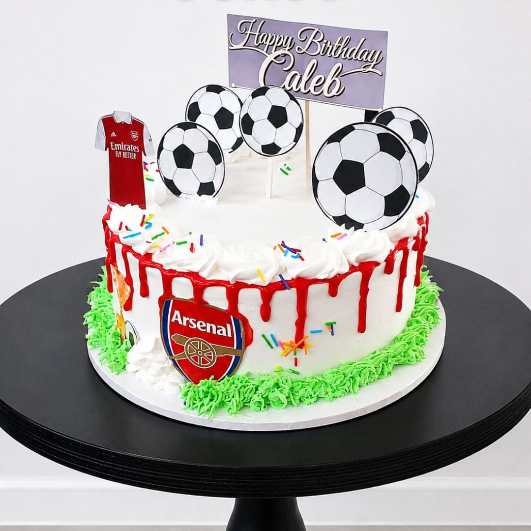 Arsenal Strawberry Cake